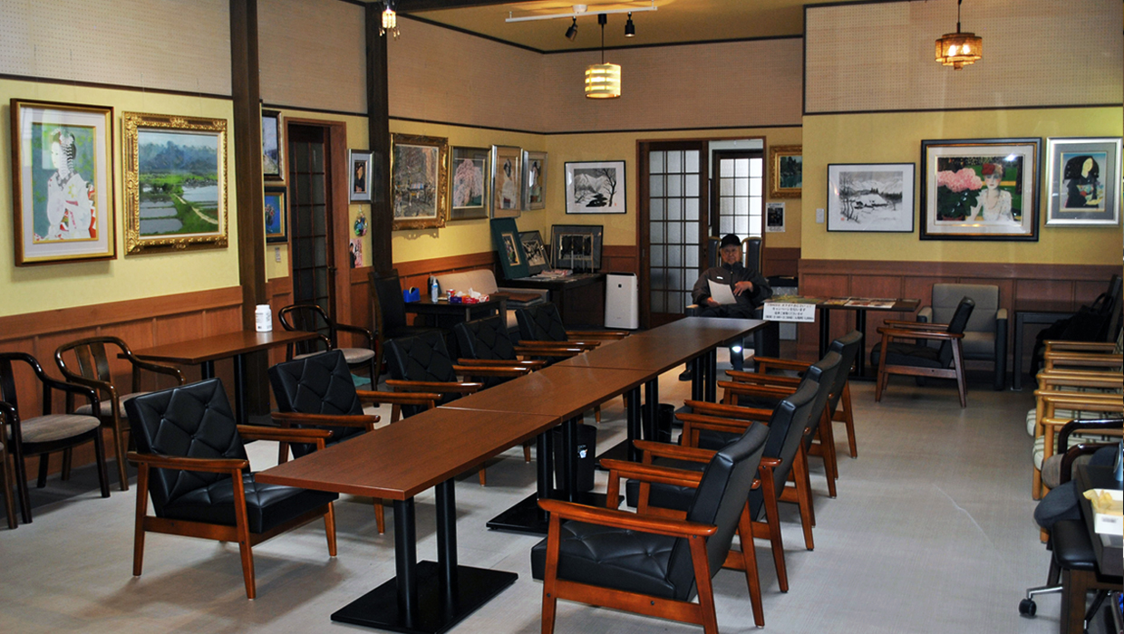 秋田県湯沢市のカラオケギャラリーあじさい